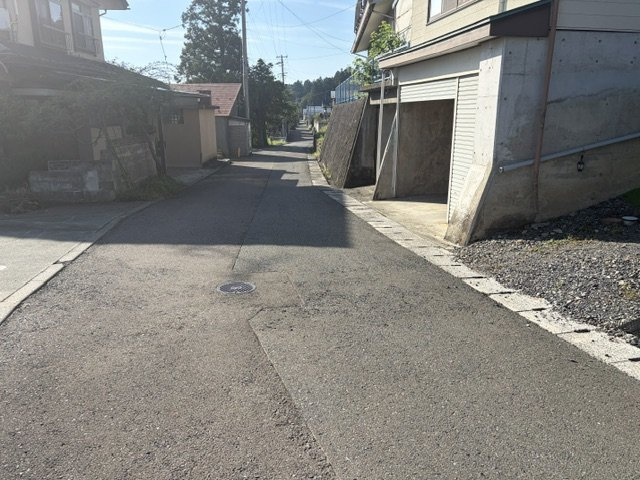 花巻市東和町土沢5区195の前面道路含む現地写真