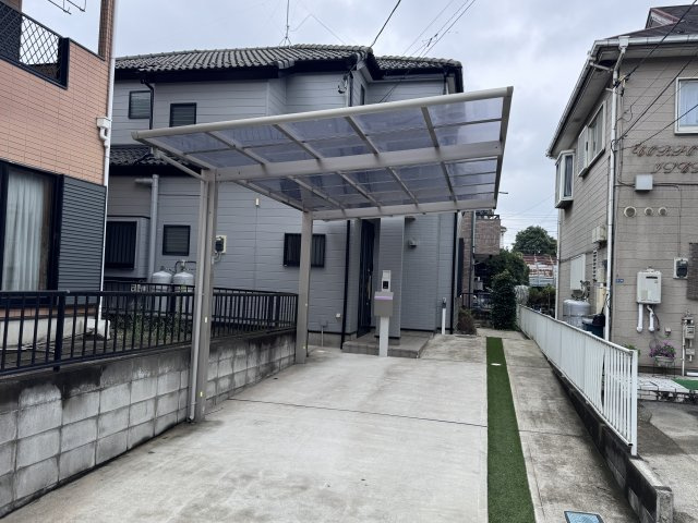 柏市伊勢原１丁目中古戸建の駐車場|駐車スペース・縦列2台駐車可・1台カーポート付き
