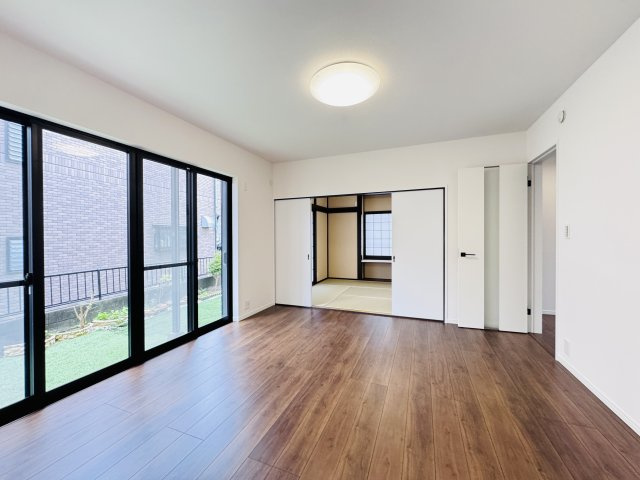 柏市伊勢原１丁目中古戸建の居間・リビング|17.5帖リビングダイニングキッチン