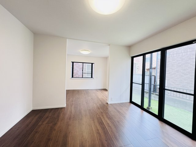 柏市伊勢原１丁目中古戸建の居間・リビング|17.5帖リビングダイニングキッチン