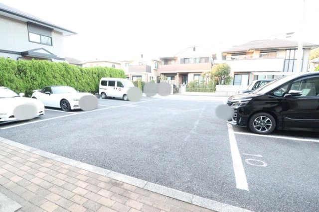 ルノワール瑞穂 Ⅲ番館の駐車場|駐車場
