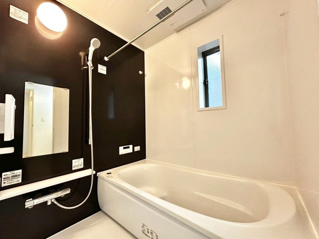 練馬区大泉学園町2丁目　新築戸建の浴室|現地写真

現地ご見学希望・資料請求などお気軽にお問い合わせ下さい！
03-5990-5201