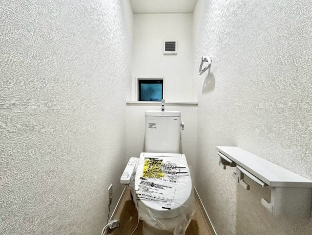 練馬区大泉学園町2丁目　新築戸建のトイレ|現地写真

現地ご見学希望・資料請求などお気軽にお問い合わせ下さい！
03-5990-5201