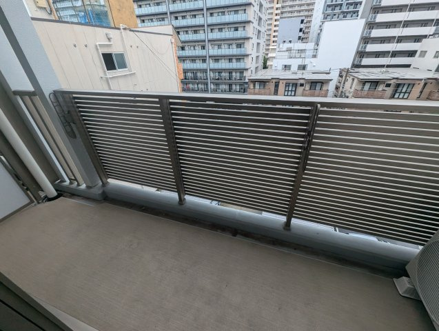 イーストコア新大阪のバルコニー