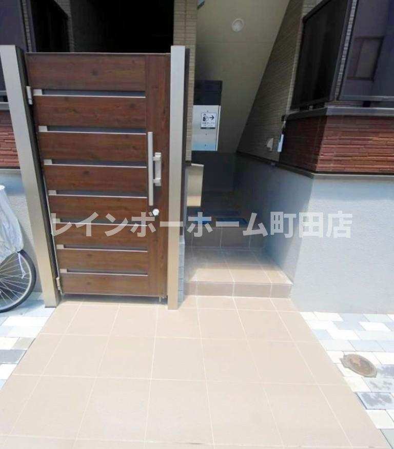 Comfort Residence※初期費用分割後払いサービス利用可能物件のエントランス