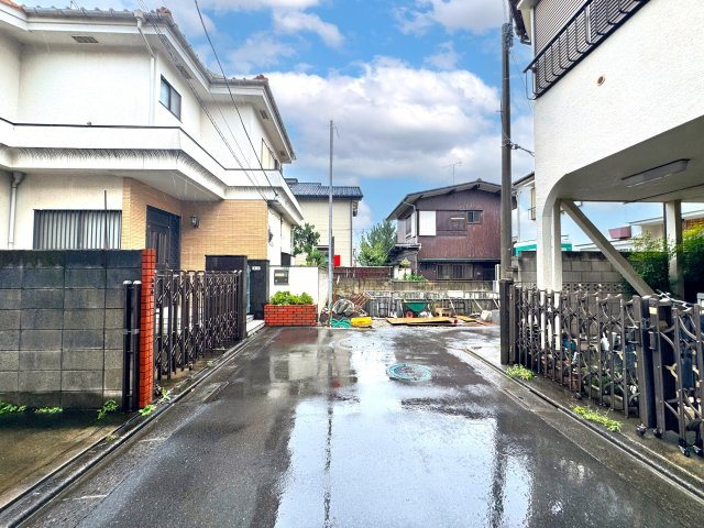 練馬区大泉学園町7丁目　快適コンパクト邸宅　美しい街並みの限定1棟の前面道路含む現地写真