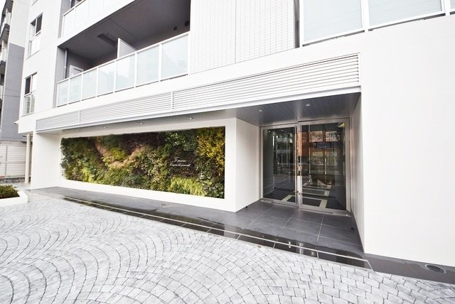 ＧＥＮＯＶＩＡ駒込駅　ｇｒｅｅｎ　ｖｅｉｌのエントランス