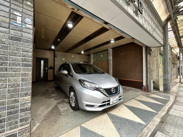 本町２丁目貸家の駐車場