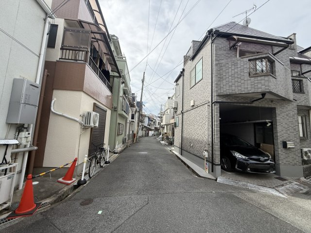 豊中市夕日丘二丁目戸建の前面道路含む現地写真|東側道路です！北側から撮影！