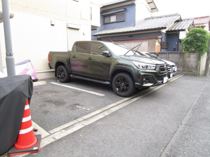 ミ・カーサの駐車場