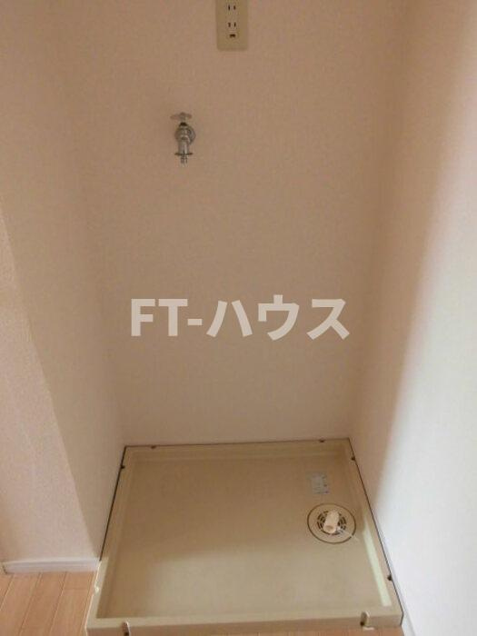 ピュアパレス 壱番館の設備|洗濯機置き場