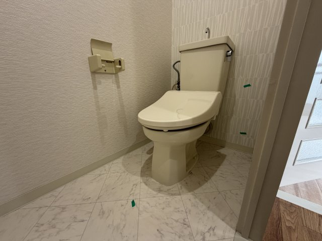 メゾンエスポアールのトイレ