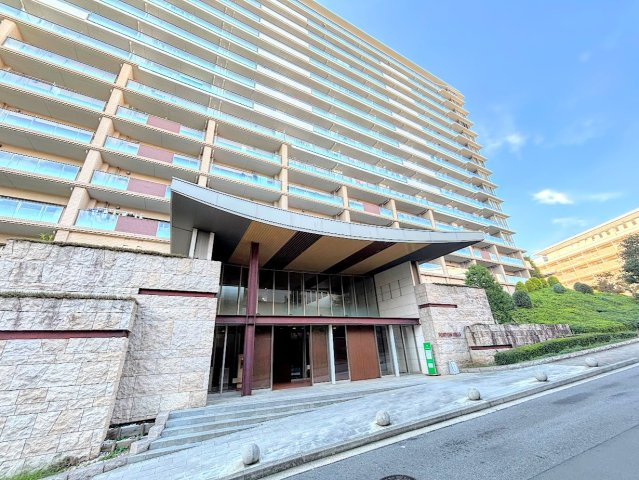 フォートンヒルズD棟の外観|◆リフォーム済みでのお引渡しなので、即ご入居可能です。家具の配置や色など決めやすくスムーズにお引越しできます。