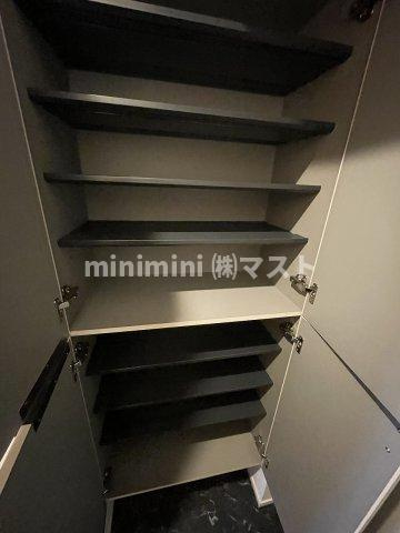 大阪市此花区西九条３丁目の賃貸マンションの収納