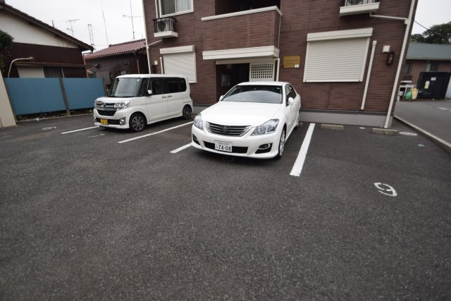 ロイヤルヒルズＫのエントランス|ゆとりのあるエントランスです
