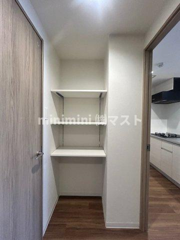 大阪市此花区梅香１丁目の賃貸マンションの収納
