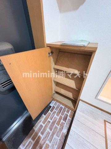 大阪市此花区伝法５丁目の賃貸マンションの収納