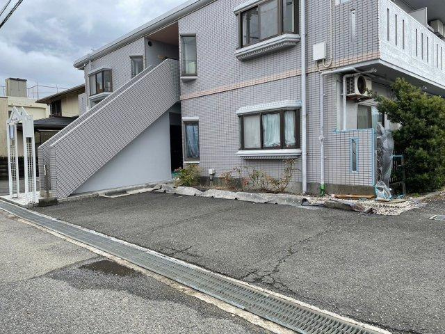 グリーンヒル青山の駐車場