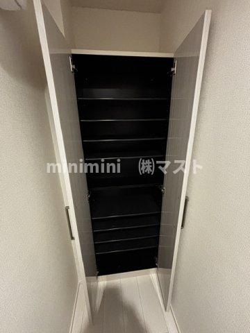 大阪市此花区酉島２丁目のアパートの収納