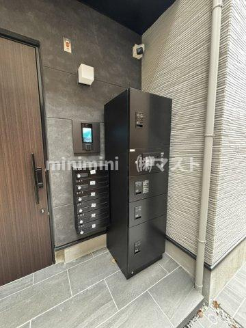 大阪市此花区酉島２丁目のアパートのエントランス