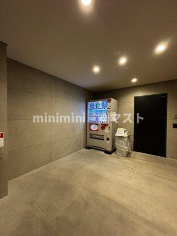 大阪市此花区春日出南３丁目の賃貸マンションのロビー