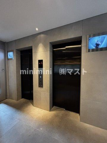 大阪市此花区春日出南３丁目の賃貸マンションのエントランス