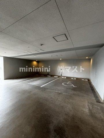 大阪市此花区春日出南３丁目の賃貸マンションの駐車場