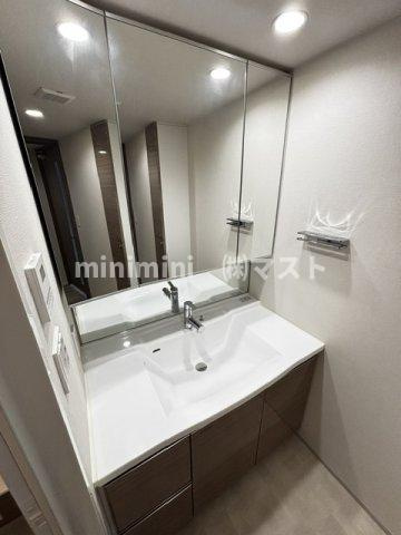 大阪市此花区春日出南３丁目の賃貸マンションの洗面所