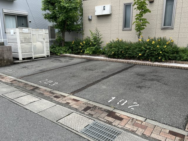 ガーデンハイツの駐車場