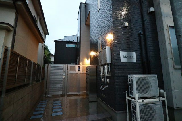 ＲＥ平和台のエントランス