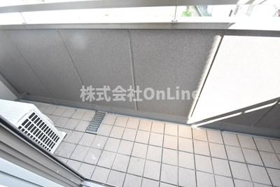 八尾市南本町６丁目のアパートのバルコニー