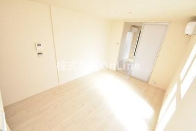 八尾市南本町６丁目のアパートの洋室