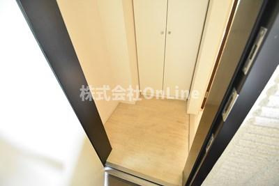 八尾市南本町６丁目のアパートの玄関