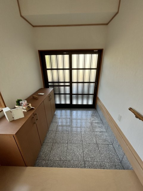 別所町朝日ヶ丘戸建の玄関