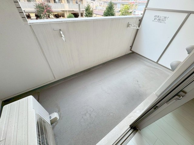 レジディア新大阪のバルコニー
