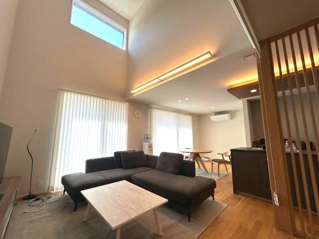 中古戸建　千曲市大字屋代の居間・リビング
