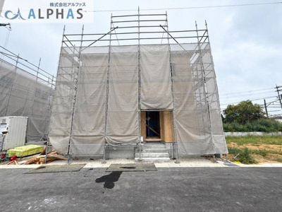 【外観】 | 三木市志染町中自由が丘一丁目　新築戸建 | 耐震等級3等級♪
◆現地上棟しております♪
◆前面道路も広々しています♪
間もなく完成♪