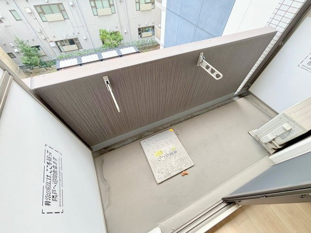 ジュネス新大阪レジデンスのバルコニー