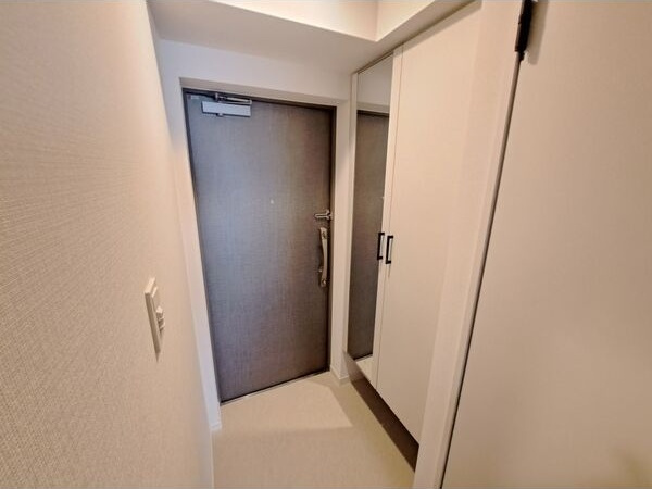 スプランディッド江坂DUEの玄関