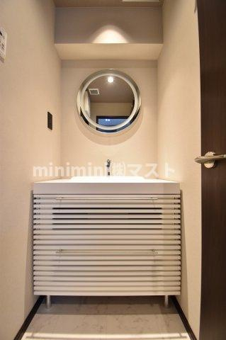 大阪市中央区大手通２丁目の賃貸マンションの洗面所