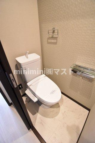 大阪市中央区大手通２丁目の賃貸マンションのトイレ