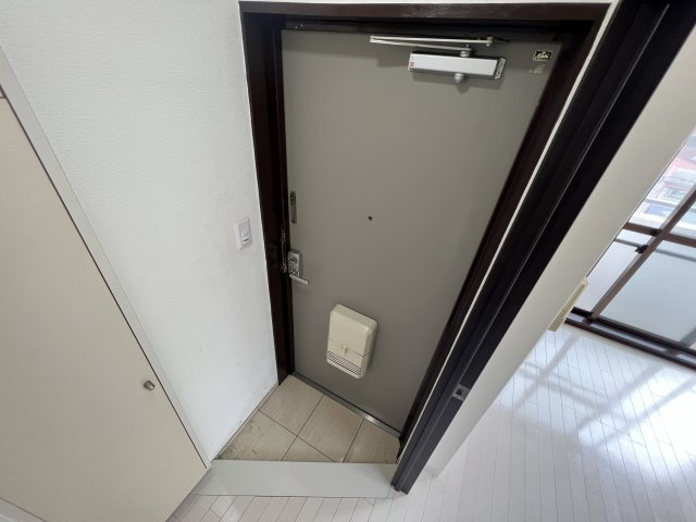 神戸市中央区筒井町３丁目の賃貸マンションの玄関