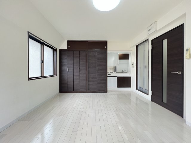 神戸市中央区筒井町３丁目の賃貸マンションの居間・リビング