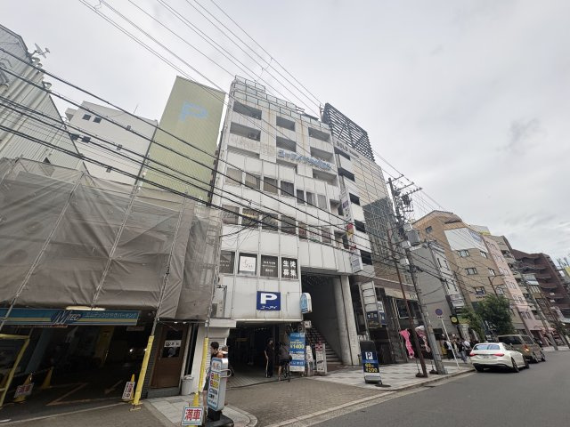 ユーアイプラザビルの外観
