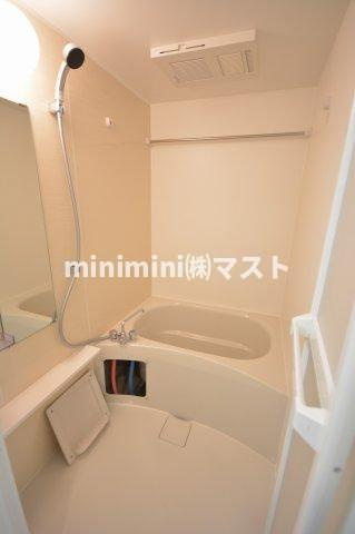 ワールドアイ難波南PORTAの浴室
