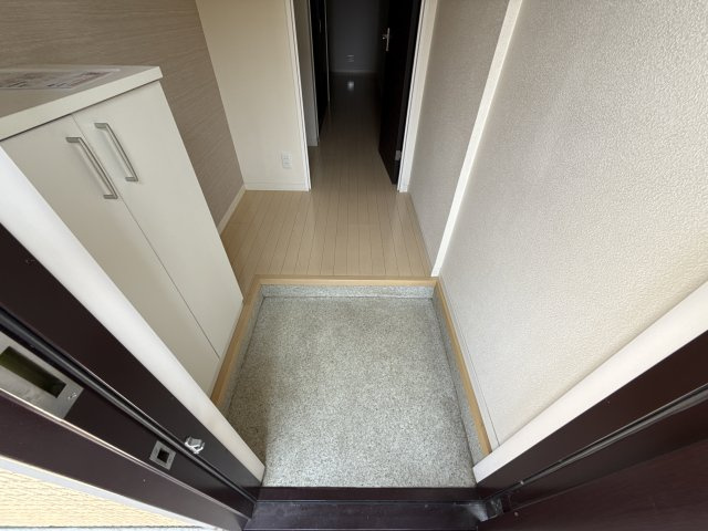 メゾンセレッソの玄関