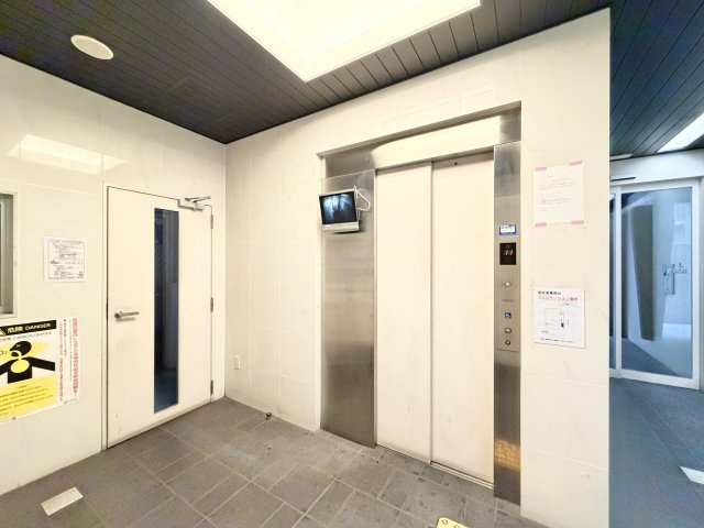 レジュールアッシュ尼崎駅前のロビー