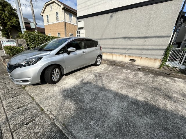 ハイツ光緑が丘の駐車場