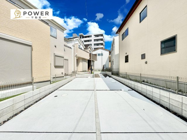 尾張旭市旭前町２期の外観|落ち着いた色合いと上品な質感の外観は、家族の成長とともに永く愛せるデザインを実現しています。									
									
