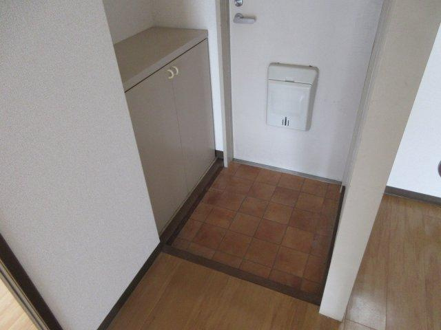 ロイヤル小林の玄関